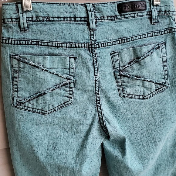 MUDD Turquoise Acid-Wash Frayed Hem Skater Bermuda Shorts - Picture 13 of 14